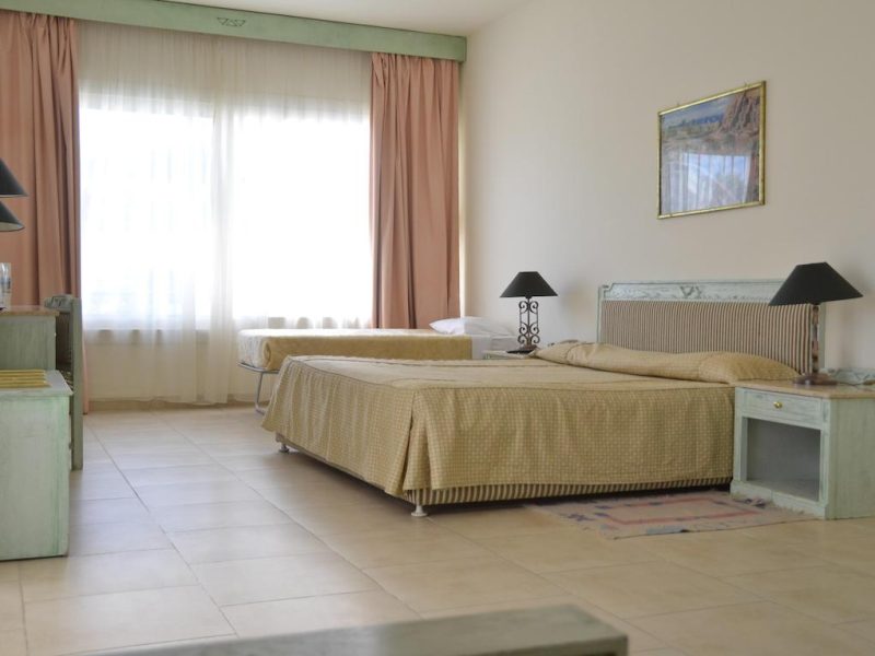 Queen Sharm Family Room